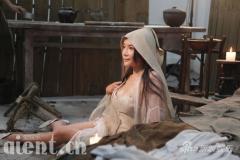 新金瓶梅激情剧照:潘金莲胴体半露酥胸高挺(3D版)