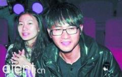 韩寒妻子怀二胎即将生产 国民岳母至今神秘韩寒绯闻小三靓照曝光